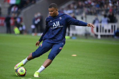 mbappe staying at psg for now mbappe staying at psg for now