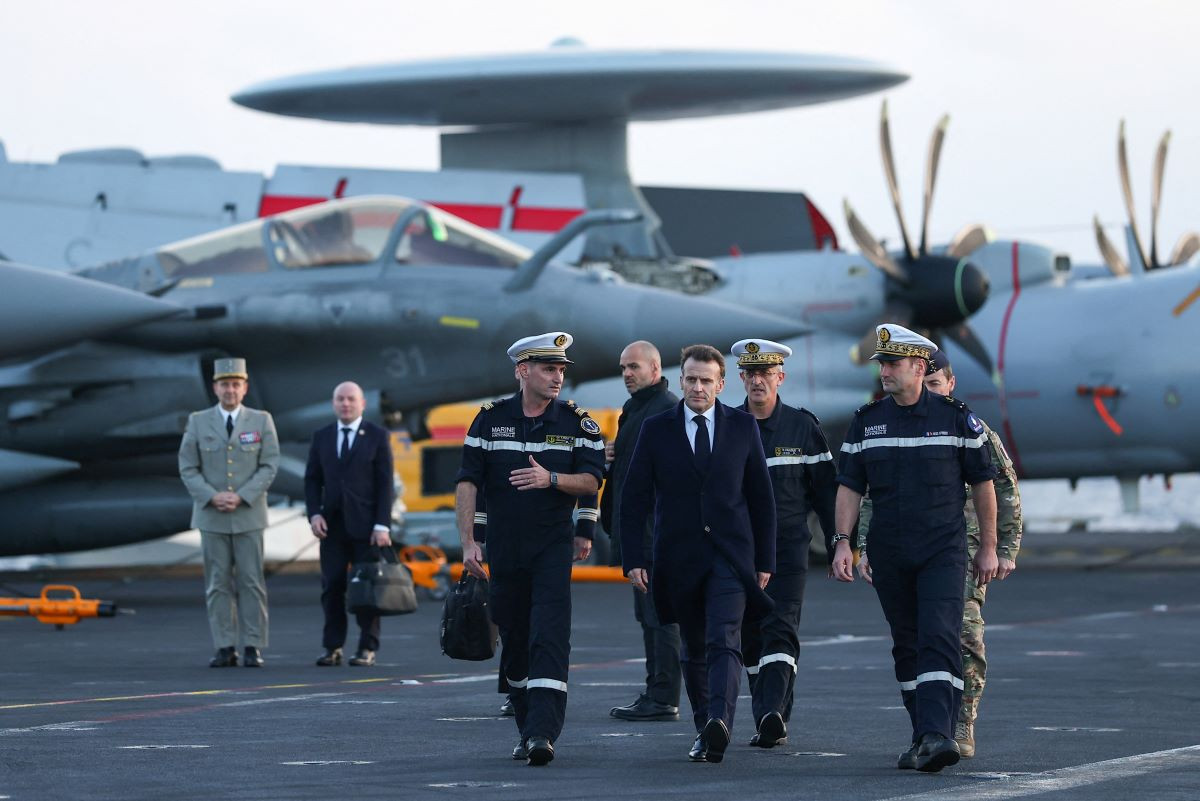 France to deploy nearly a dozen warships and considers Hormuz mission, Macron announces