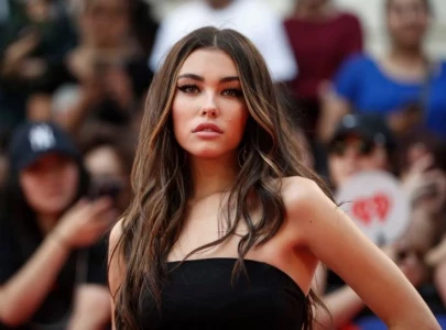 madison beer reveals victoria s secret remade her angel wings 24 hours before 2025 fashion show