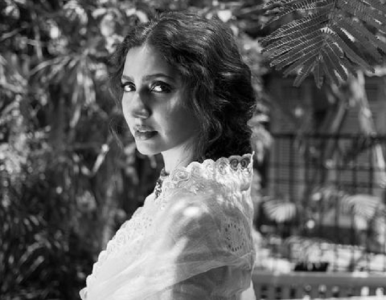 mahira khan shares a message on world refugee day