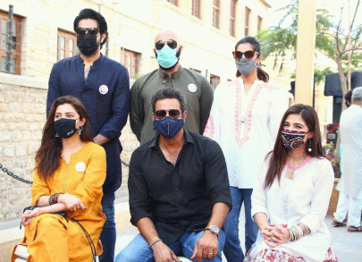 ride for a cause celebs come together for tuk tuk march