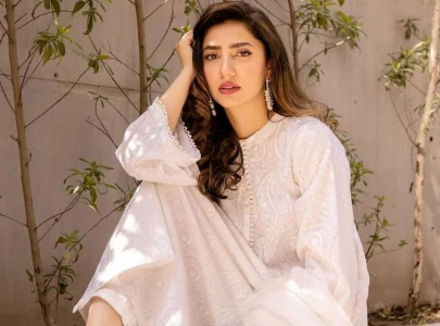 for the love of whites mahira khan launches clothing line