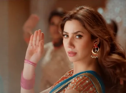 watch mahira khan s graceful dance moves from neelofer set goes viral watch mahira khan s graceful dance moves from neelofer set goes viral