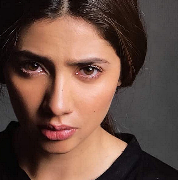 PHOTO: INSTAGRAM/ MAHIRA KHAN