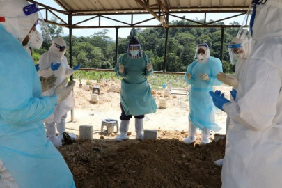 malaysian volunteer undertakers struggle to cope as covid cases surge malaysian volunteer undertakers struggle to cope as covid cases surge