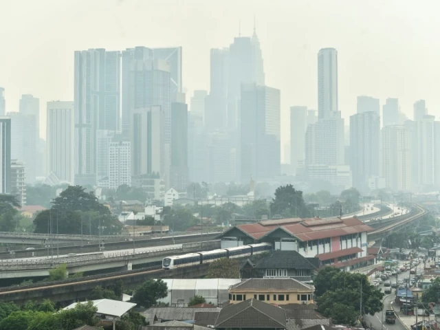 Malaysia closes schools in capital, parts of country due to haze