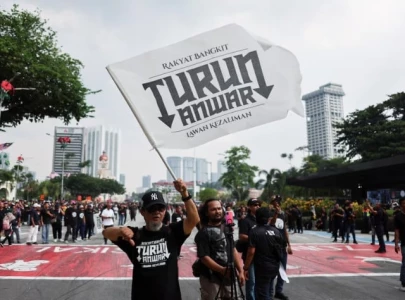 thousands rally in malaysia to call for pm anwar s resignation