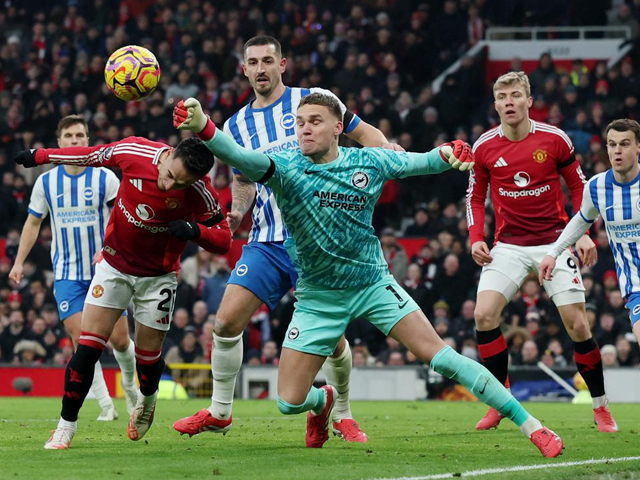 brighton hove albion s bart verbruggen in action with manchester united s antony photo reuters