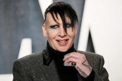 marilyn manson surrenders to police over assault charges marilyn manson surrenders to police over assault charges