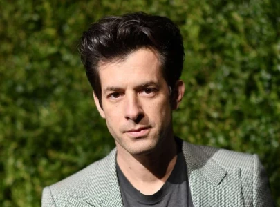mark ronson suffers stage injury during dj set recovery could delay career and memoir promotion