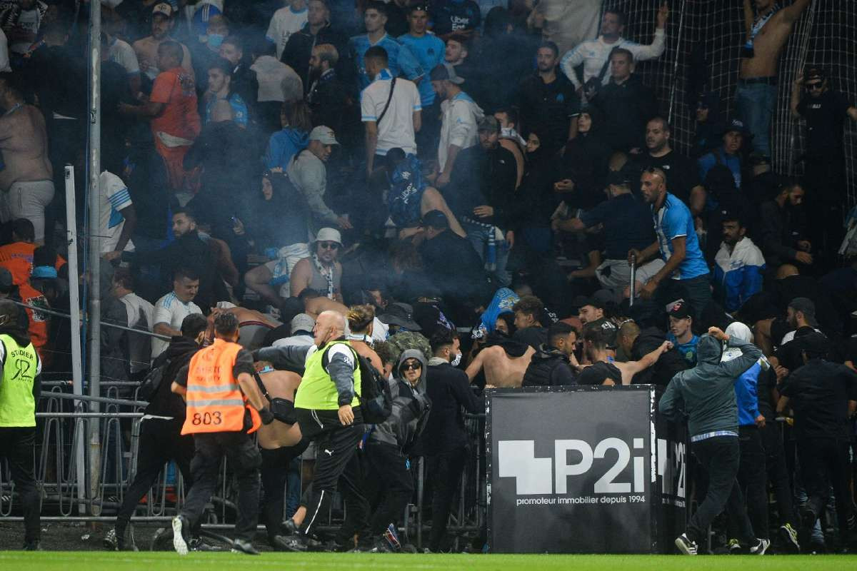 Photo of French football wrestles with violence in stadiums as fans return