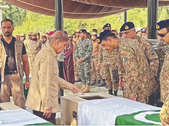 prime minister shehbaz sharif and field marshal syed asim munir attend the funeral prayers of the martyred soldiers in bannu photo online prime minister shehbaz sharif and field marshal syed asim munir attend the funeral prayers of the martyred soldiers in bannu photo online