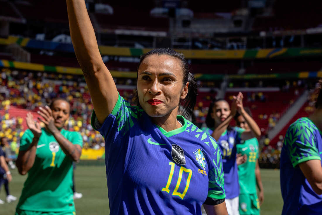 Marta returns from injury, looking toward her 6th World Cup