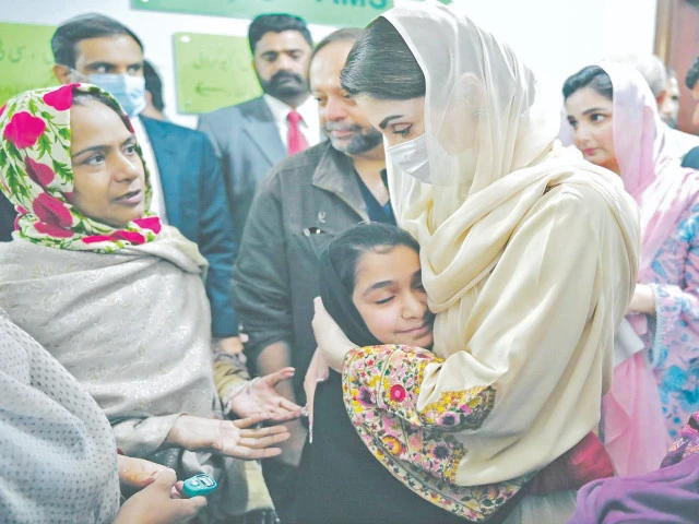 chief minister maryam nawaz consoles the daughter of a patient in the cardiology ward during her visit to the mayo hospital photo express chief minister maryam nawaz consoles the daughter of a patient in the cardiology ward during her visit to the mayo hospital photo express