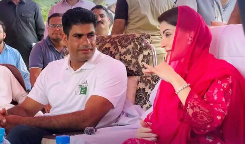 olympic champion arshad nadeem receives sedan car and rs100m from punjab cm olympic champion arshad nadeem receives sedan car and rs100m from punjab cm