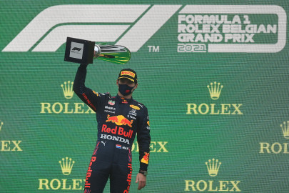 verstappen red bull eye comeback in baku