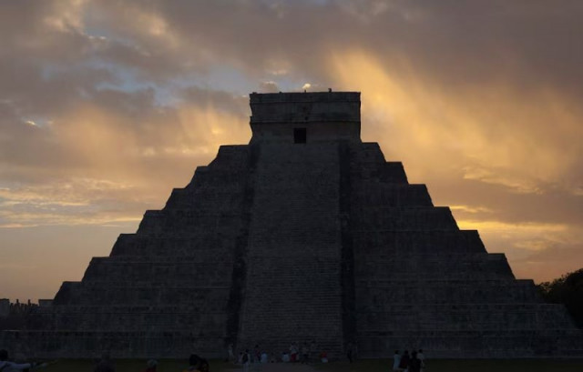 the pyramid of kukulcan is seen during sunrise at the archaeological zone of chichen itza in yucatan state december 21 2012 photo reuters the pyramid of kukulcan is seen during sunrise at the archaeological zone of chichen itza in yucatan state december 21 2012 photo reuters