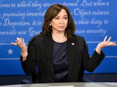 maya rudolph set to portray kamala harris on snl through 2024 election maya rudolph set to portray kamala harris on snl through 2024 election