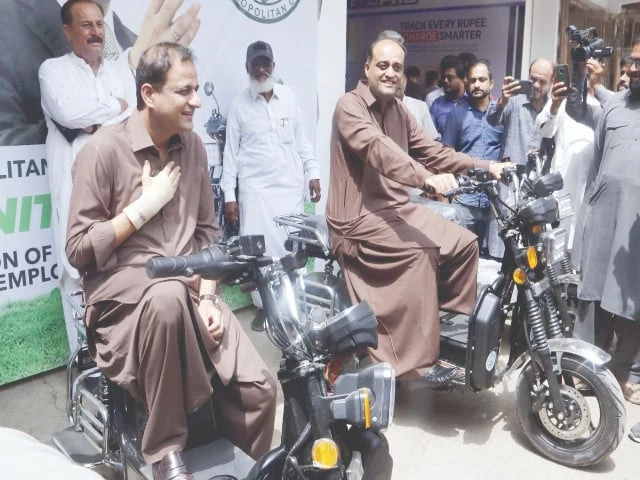 city mayor murtaza wahab and deputy mayor sultan abdullah murad take a ride towards a greener future empowering dispatch riders with electric bikes photo express city mayor murtaza wahab and deputy mayor sultan abdullah murad take a ride towards a greener future empowering dispatch riders with electric bikes photo express