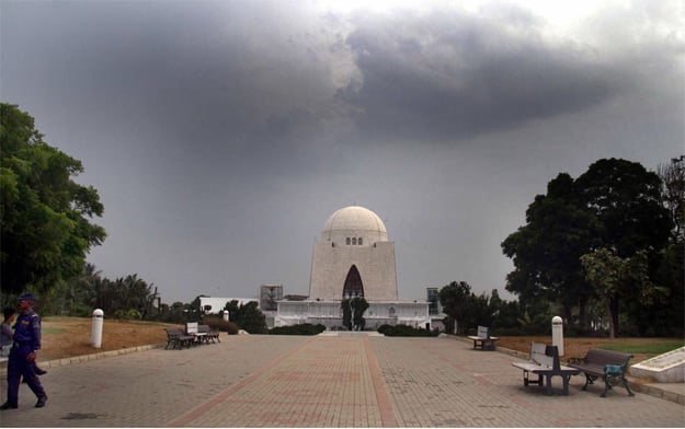 A view of clouds hovering over the metropolis moments before the rainfall on Monday. PHOTO:ONLINE