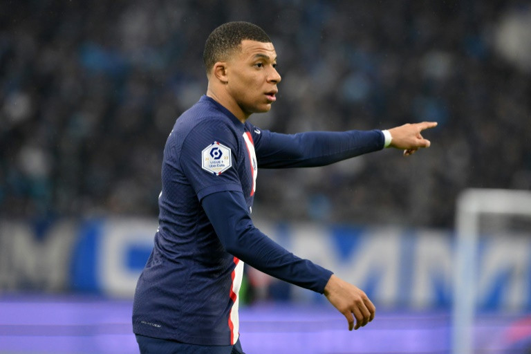 Photo of Mbappe reaches 200 PSG goals in win over Marseille