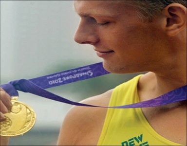 indian policeman shoots self to win bravery award