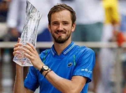 medvedev seals miami open triumph over sinner medvedev seals miami open triumph over sinner