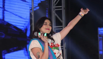 meesha shafi returns to karachi stage at world culture festival