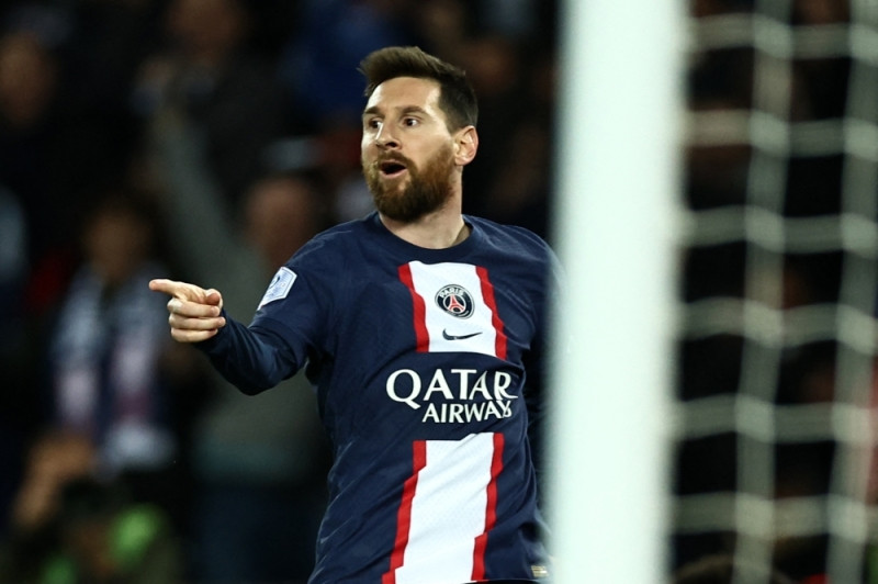 Argentina boss unconcerned about Messi moves