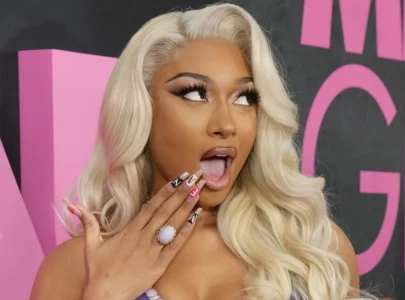 megan thee stallion steps up for houston seniors after hurricane beryl megan thee stallion steps up for houston seniors after hurricane beryl