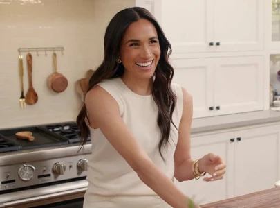 meghan markle s with love meghan to debut on netflix this january