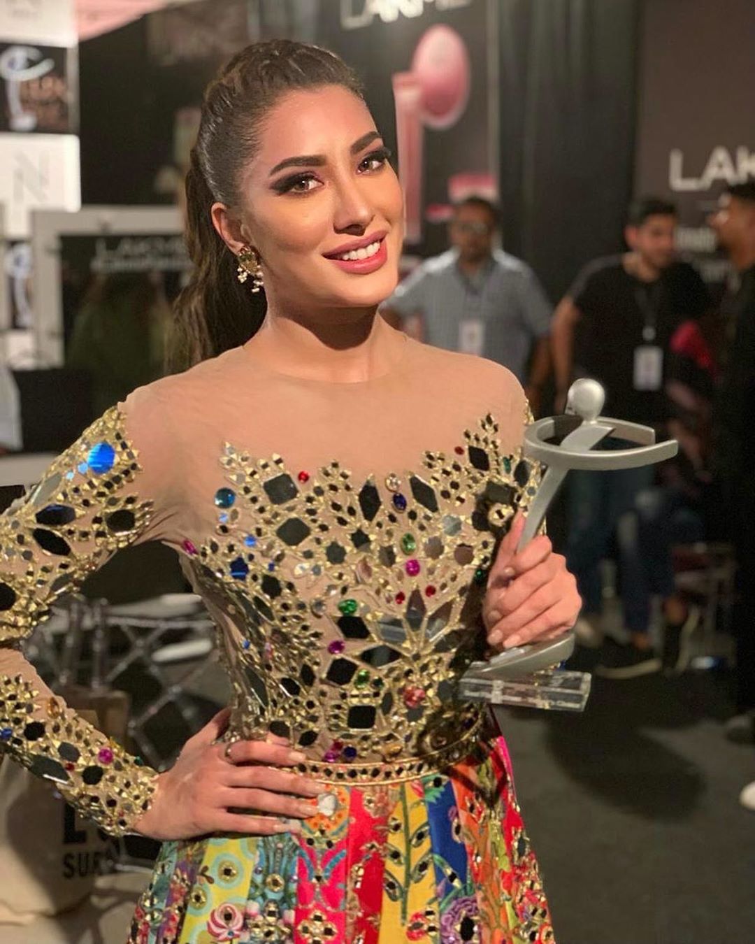 PHOTO: INSTAGRAM/MEHWISH HAYAT