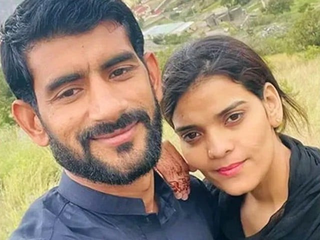 pakistani woman crosses border to marry indian lover pakistani woman crosses border to marry indian lover