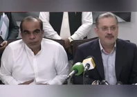 sindh excise and taxation minister mukesh kumar chawla l and senior minister sharjeel memon screengrab