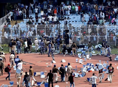 fans rip up seats at stadium after messi s fleeting appearance on india tour fans rip up seats at stadium after messi s fleeting appearance on india tour