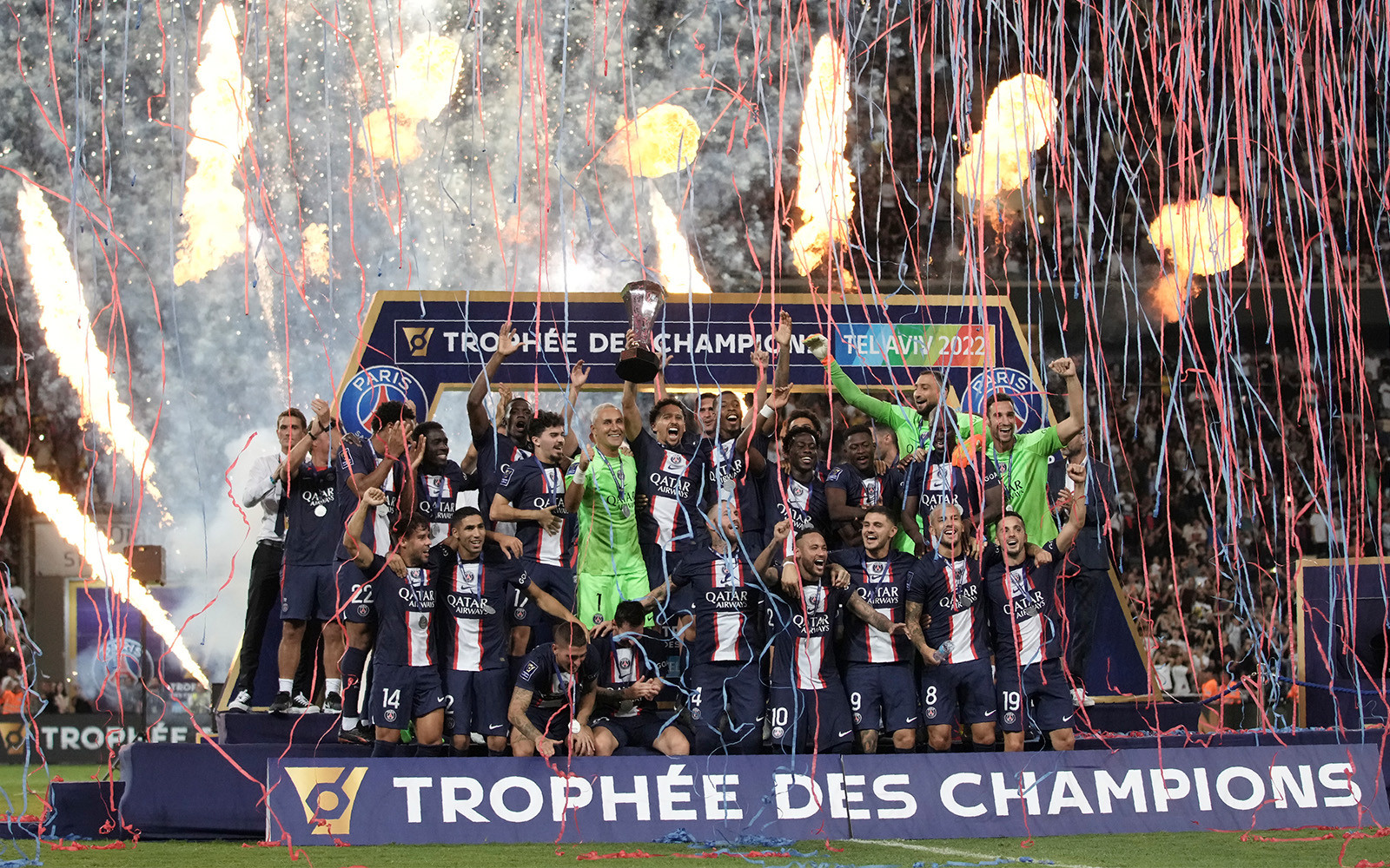 Photo of Neymar, Messi secure Champions Trophy for PSG