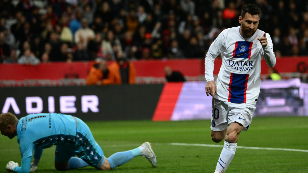 Messi helps ease pressure on Galtier