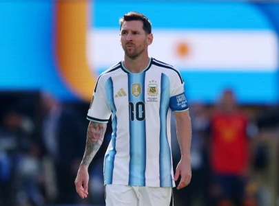 world pays tribute to messi