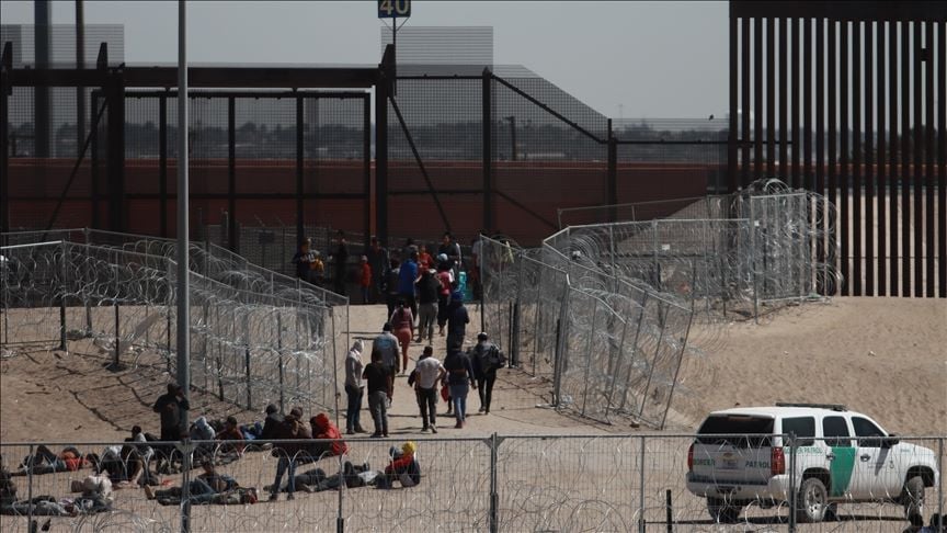 migrants now seek to enter through gate number 40 given the security that remains at gate 36 migrants walk kilometers along the banks of the rio grande to reach this new entry point to request political asylum from the american authorities in the territory of usa photo anadolu