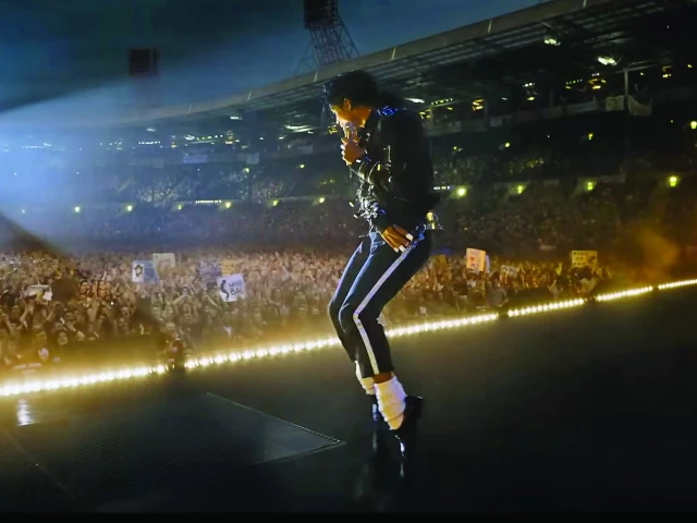 jaafar jackson strikes his uncle michael s iconic pose in michael universal pictures screengrab jaafar jackson strikes his uncle michael s iconic pose in michael universal pictures screengrab