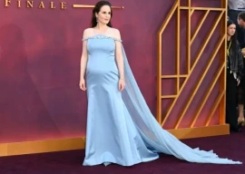 michelle dockery surprises fans with pregnancy reveal at downton abbey premiere michelle dockery surprises fans with pregnancy reveal at downton abbey premiere