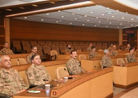 top commanders slam criticism of azm e istehkam