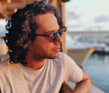 ali gul pir lashes out at people calling minar e pakistan incident publicity stunt ali gul pir lashes out at people calling minar e pakistan incident publicity stunt