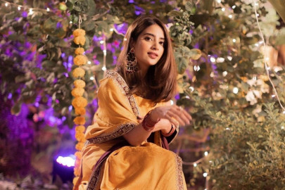 saboor aly calls out people recording her and ali ansari without consent saboor aly calls out people recording her and ali ansari without consent