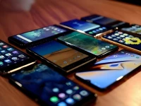 govt eyes 2 5b in mobile exports