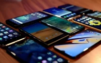 govt eyes 2 5b in mobile exports