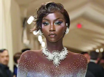 anok yai takes top honour at the fashion awards anok yai takes top honour at the fashion awards