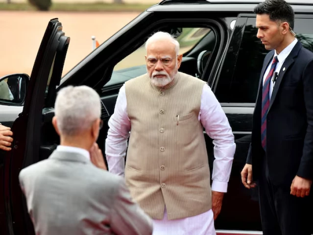 india s prime minister narendra modi arrives to attend the ceremonial recption of angola s president joao manuel goncalves lourenco at the rashtrapati bhavan presidential palace in new delhi india may 3 2025 photo reuters india s prime minister narendra modi arrives to attend the ceremonial recption of angola s president joao manuel goncalves lourenco at the rashtrapati bhavan presidential palace in new delhi india may 3 2025 photo reuters
