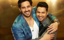 watch varun dhawan sidharth malhotra recreate veer pahariya s viral dance
