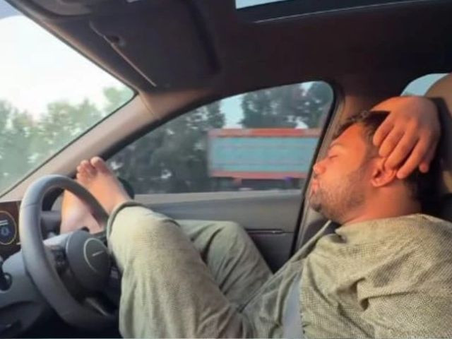 Ducky Bhai granted temporary bail in reckless driving case   tribune.com.pk